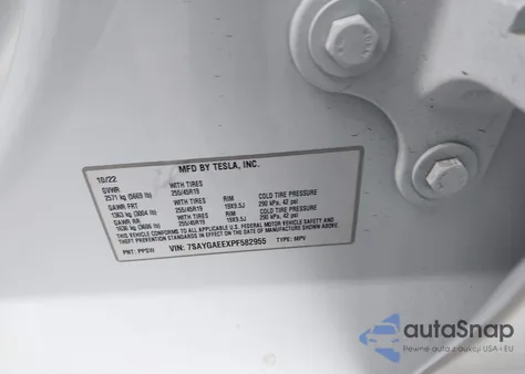 2023 Tesla Model Y Awd/Long Range Dual Motor All-Wheel Drive z USA, uszkodzony, nr VIN 7SAYGAEEXPF582955